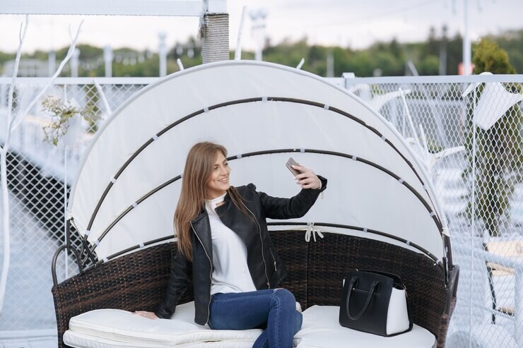 Crave a Canopy Bed? Modern Spins on This Dramatic Style